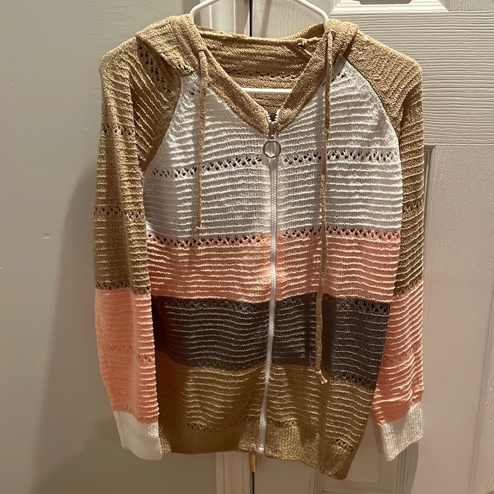 Light weight sweater